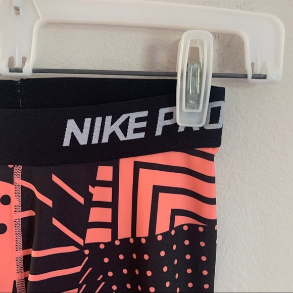 Nike Pro Dri-Fit Pink Black Geometric Crop Legging - Picture 7 of 10